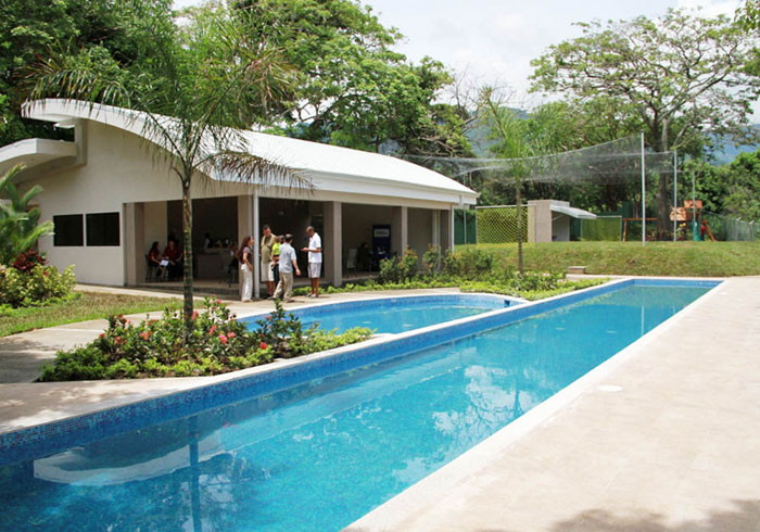 JardinesCR - Piscina y Salon de Actividades